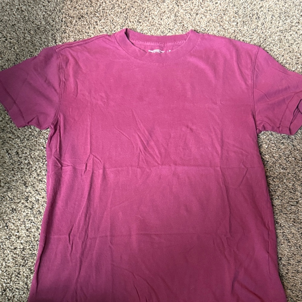 Abercrombie & Fitch Men's Magenta Short Sleeve Tee